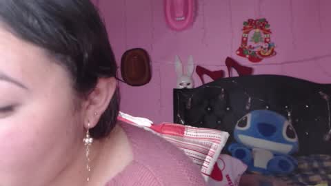 Snapshot of nikkirous_ chatting on February 4, 2025, 5:34 pm Nikkirous online show from February 4, 2025, 5:34 pm