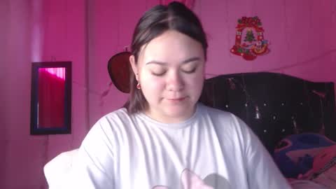 Snapshot of nikkirous_ chatting on October 5, 2025, 1:42 pm Nikkirous online show from October 5, 2025, 1:42 pm