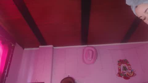 Snapshot of nikkirous_ chatting on October 22, 2025, 12:38 pm Nikkirous online show from October 22, 2025, 12:38 pm