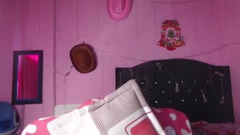 Snapshot of nikkirous_ chatting on November 6, 2025, 12:50 pm Nikkirous online show from November 6, 2025, 12:50 pm