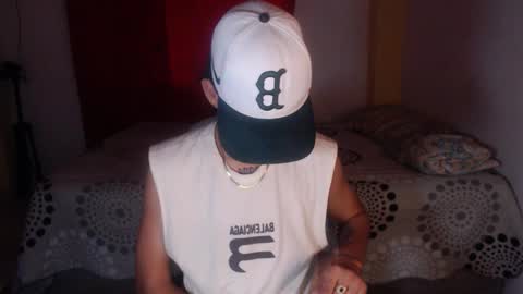 Snapshot of niklaus_wolf chatting on November 12, 2025, 8:08 pm niklaus_wolf online show from November 12, 2025, 8:08 pm