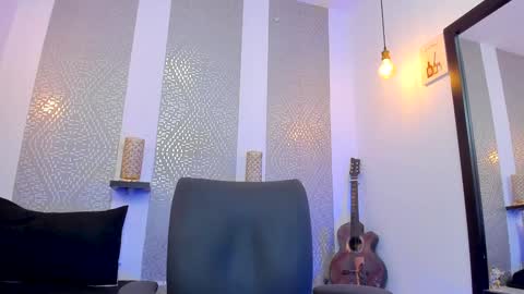 Snapshot of nikolay_gregori chatting on December 10, 2024, 4:34 am online show from December 10, 2024, 4:34 am