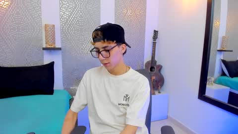 Snapshot of nikolay_gregori chatting on December 14, 2024, 5:29 am online show from December 14, 2024, 5:29 am