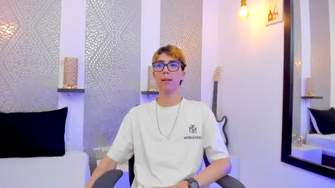 Snapshot of nikolay_gregori chatting on December 15, 2024, 8:08 am online show from December 15, 2024, 8:08 am