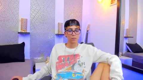 Snapshot of nikolay_gregori chatting on December 20, 2024, 5:14 am online show from December 20, 2024, 5:14 am