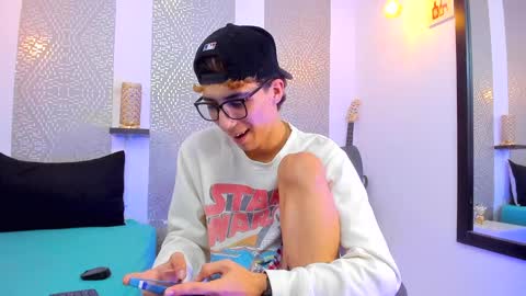 Snapshot of nikolay_gregori chatting on December 22, 2024, 11:22 am online show from December 22, 2024, 11:22 am