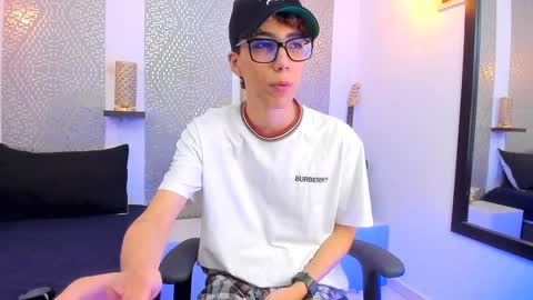 Snapshot of nikolay_gregori chatting on December 26, 2024, 4:43 am online show from December 26, 2024, 4:43 am