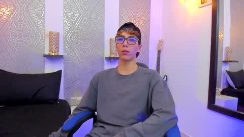 Snapshot of nikolay_gregori chatting on January 3, 2025, 4:00 am online show from January 3, 2025, 4:00 am
