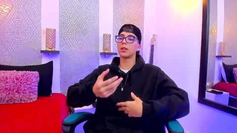 Snapshot of nikolay_gregori chatting on January 17, 2025, 4:28 am online show from January 17, 2025, 4:28 am