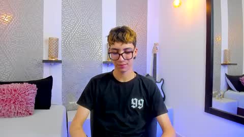 Snapshot of nikolay_gregori chatting on January 22, 2025, 7:35 am online show from January 22, 2025, 7:35 am