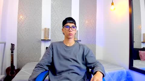 Snapshot of nikolay_gregori chatting on February 4, 2025, 3:54 am online show from February 4, 2025, 3:54 am