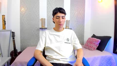 Snapshot of nikolay_gregori chatting on February 7, 2025, 5:10 am online show from February 7, 2025, 5:10 am