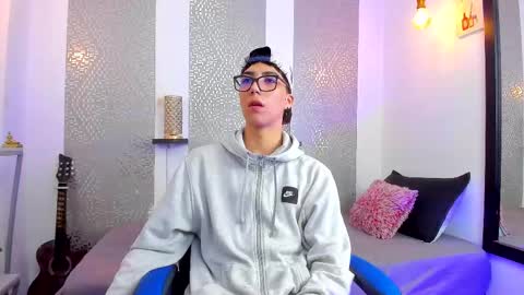 Snapshot of nikolay_gregori chatting on February 11, 2025, 4:22 am online show from February 11, 2025, 4:22 am