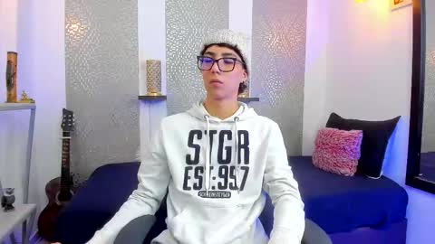 Snapshot of nikolay_gregori chatting on February 12, 2025, 5:05 am online show from February 12, 2025, 5:05 am
