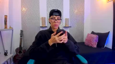 Snapshot of nikolay_gregori chatting on February 18, 2025, 4:37 am online show from February 18, 2025, 4:37 am