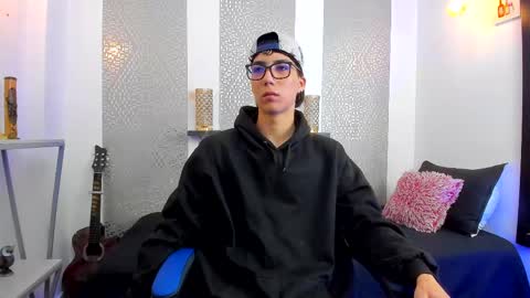 Snapshot of nikolay_gregori chatting on February 27, 2025, 4:09 am online show from February 27, 2025, 4:09 am