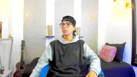 Snapshot of nikolay_gregori chatting on March 2, 2025, 3:45 am online show from March 2, 2025, 3:45 am