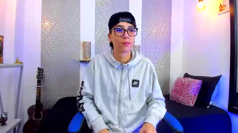 Snapshot of nikolay_gregori chatting on March 4, 2025, 4:06 am online show from March 4, 2025, 4:06 am