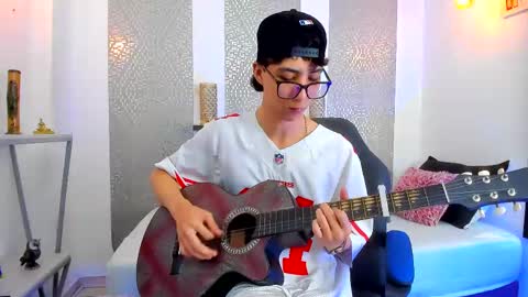 Snapshot of nikolay_gregori chatting on March 7, 2025, 4:02 am online show from March 7, 2025, 4:02 am