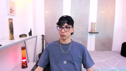 Snapshot of nikolay_gregori chatting on September 15, 2025, 3:28 am online show from September 15, 2025, 3:28 am