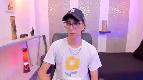 Snapshot of nikolay_gregori chatting on September 25, 2025, 4:16 am online show from September 25, 2025, 4:16 am