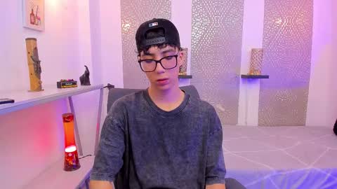 Snapshot of nikolay_gregori chatting on September 30, 2025, 4:17 am online show from September 30, 2025, 4:17 am