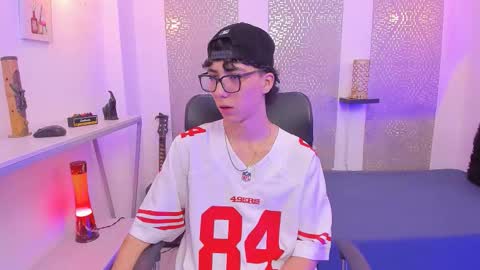 Snapshot of nikolay_gregori chatting on October 5, 2025, 4:33 am online show from October 5, 2025, 4:33 am