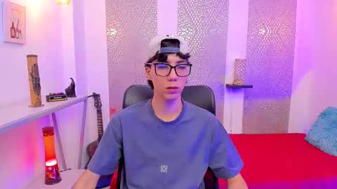 Snapshot of nikolay_gregori chatting on October 7, 2025, 4:20 am online show from October 7, 2025, 4:20 am