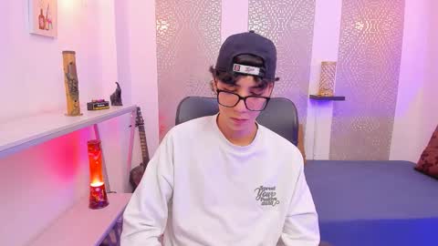 Snapshot of nikolay_gregori chatting on October 17, 2025, 4:59 am online show from October 17, 2025, 4:59 am