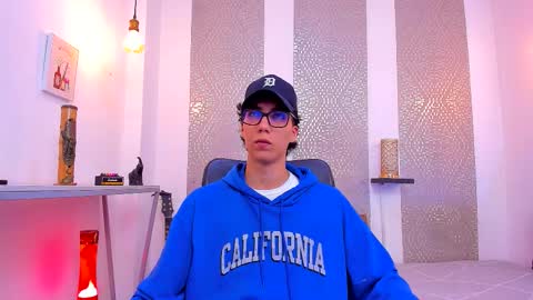 Snapshot of nikolay_gregori chatting on October 19, 2025, 4:46 am online show from October 19, 2025, 4:46 am