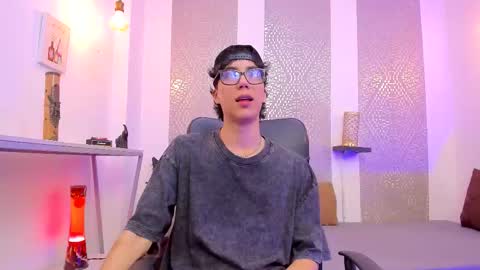 Snapshot of nikolay_gregori chatting on October 20, 2025, 4:13 am online show from October 20, 2025, 4:13 am