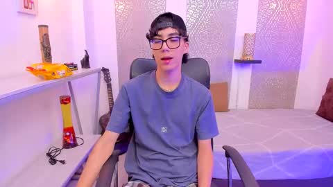 Snapshot of nikolay_gregori chatting on October 21, 2025, 5:08 am online show from October 21, 2025, 5:08 am