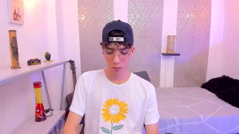 Snapshot of nikolay_gregori chatting on November 11, 2025, 4:45 am online show from November 11, 2025, 4:45 am