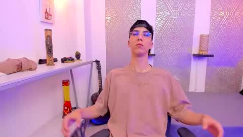 Snapshot of nikolay_gregori chatting on November 12, 2025, 4:46 am online show from November 12, 2025, 4:46 am