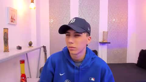 Snapshot of nikolay_gregori chatting on November 17, 2025, 4:07 am online show from November 17, 2025, 4:07 am