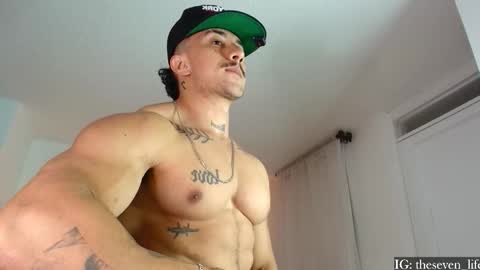 Snapshot of nikolaylisin chatting on September 17, 2025, 5:20 am Niko online show from September 17, 2025, 5:20 am
