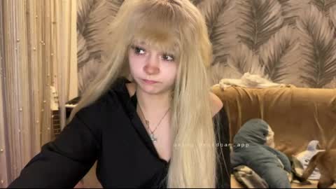 nikoli_naw online show from June 8, 2026, 7:25 pm