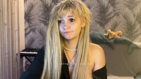 Snapshot of nikoli_naw chatting on June 25, 2026, 8:02 pm nikoli_naw online show from June 25, 2026, 8:02 pm