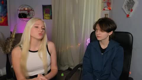 Snapshot of nikolo_rain chatting on June 1, 2026, 12:51 pm Nik online show from June 1, 2026, 12:51 pm