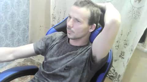 nikolos22 online show from November 28, 2025, 7:38 pm