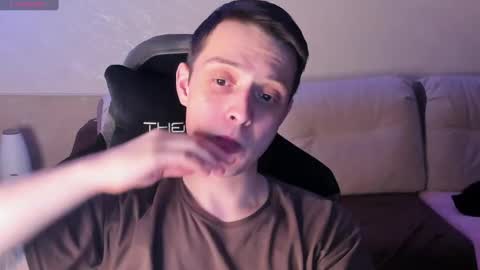 Snapshot of nikolos_vise chatting on February 11, 2025, 8:20 pm Nikolos online show from February 11, 2025, 8:20 pm