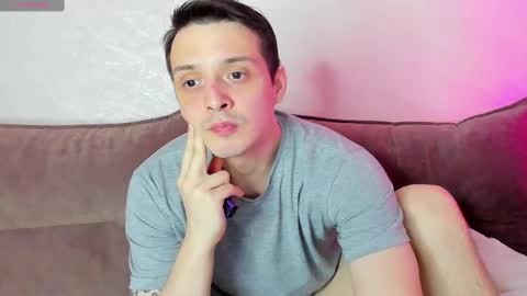 Snapshot of nikolos_vise chatting on February 20, 2025, 5:40 pm Nikolos online show from February 20, 2025, 5:40 pm