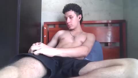 Snapshot of nikotwinktop chatting on February 25, 2026, 6:39 pm Niko online show from February 25, 2026, 6:39 pm