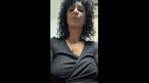 nikol online show from October 1, 2025, 6:25 pm