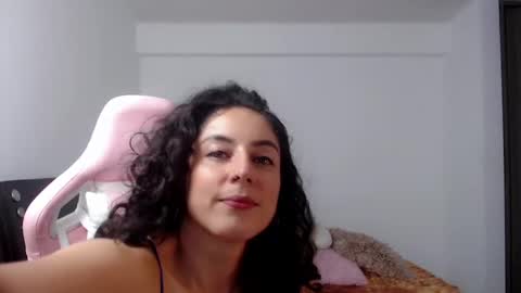 Snapshot of niky_blue chatting on December 21, 2024, 5:03 am niky_blue online show from December 21, 2024, 5:03 am