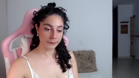 Snapshot of niky_blue chatting on January 31, 2025, 11:24 pm niky_blue online show from January 31, 2025, 11:24 pm