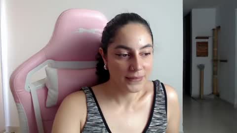 Snapshot of niky_blue chatting on February 2, 2025, 9:56 pm niky_blue online show from February 2, 2025, 9:56 pm