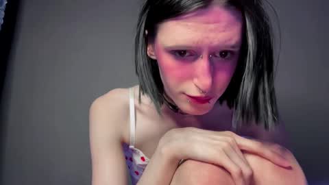 Snapshot of niky_long chatting on April 18, 2026, 8:42 pm Niky online show from April 18, 2026, 8:42 pm