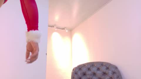  NIKY SMIT  online show from March 5, 2026, 10:55 am