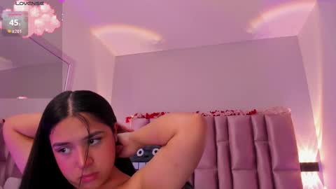 Niky Brooks online show from September 30, 2025, 11:04 am